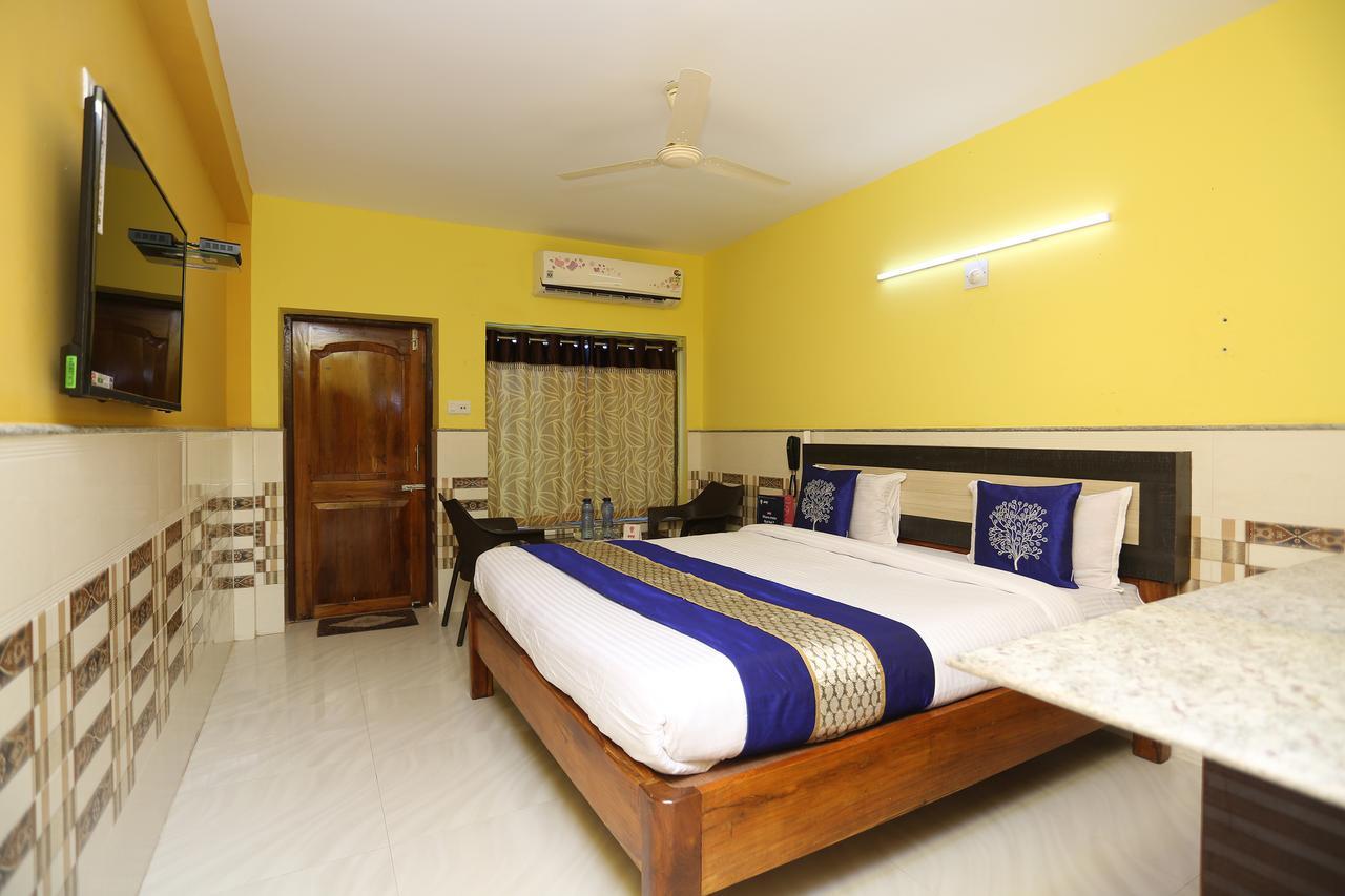 Hotel On Call Puri Laxmi Beach Resort Exteriör bild